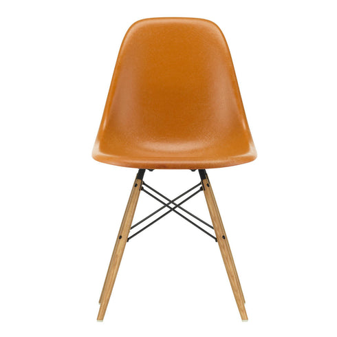 Cadeira Eames em Fibra de Vidro DSW / Base Freixo